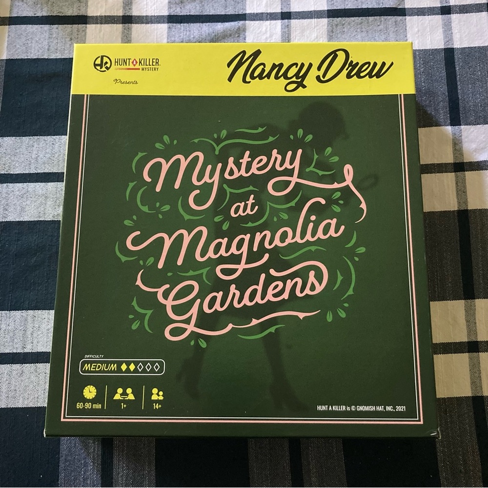 Nancy Drew Mystery at Magnolia Gardens: A Hunt-A-Killer All-in-One Mystery Game